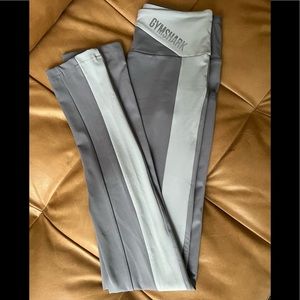 EUC GymShark color block leggings in Steel Blue Tones Small